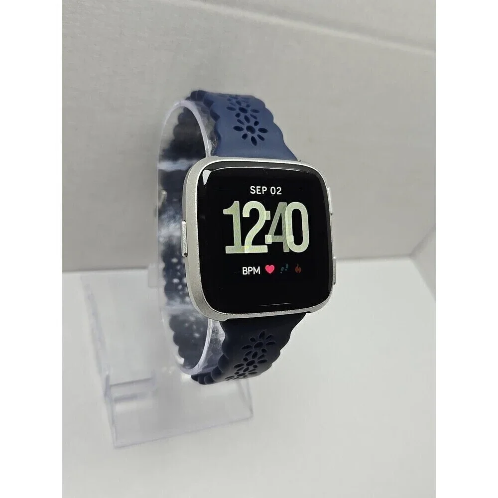 Fitbit Versa FB504 Smartwatch Heart Rate Bluetooth Activity Tracker W Charger